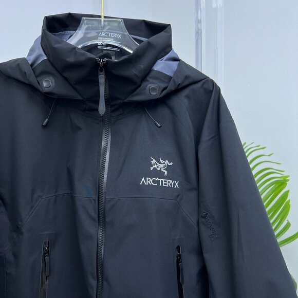 Arc'teryx Beta Black Jacket - Picture 4 of 9